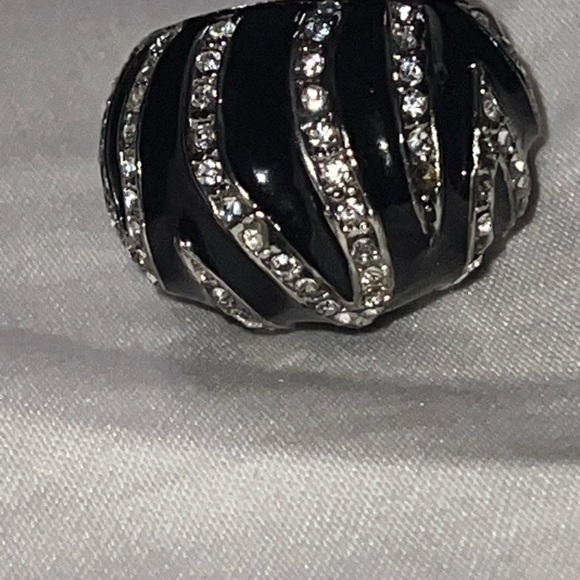 Source Unknown Jewelry - Elegant Black and Silver Women's Ring